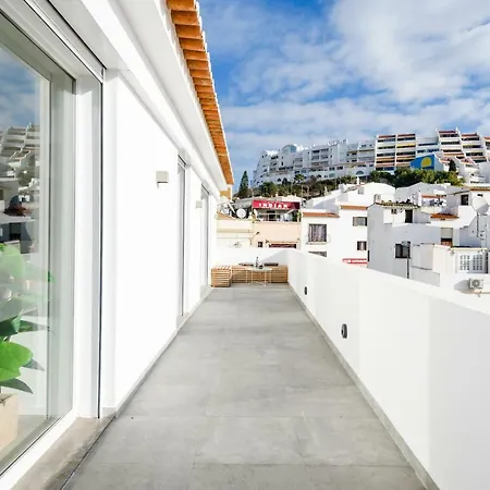 Casas Barulho Penthouse Old Town Apartment